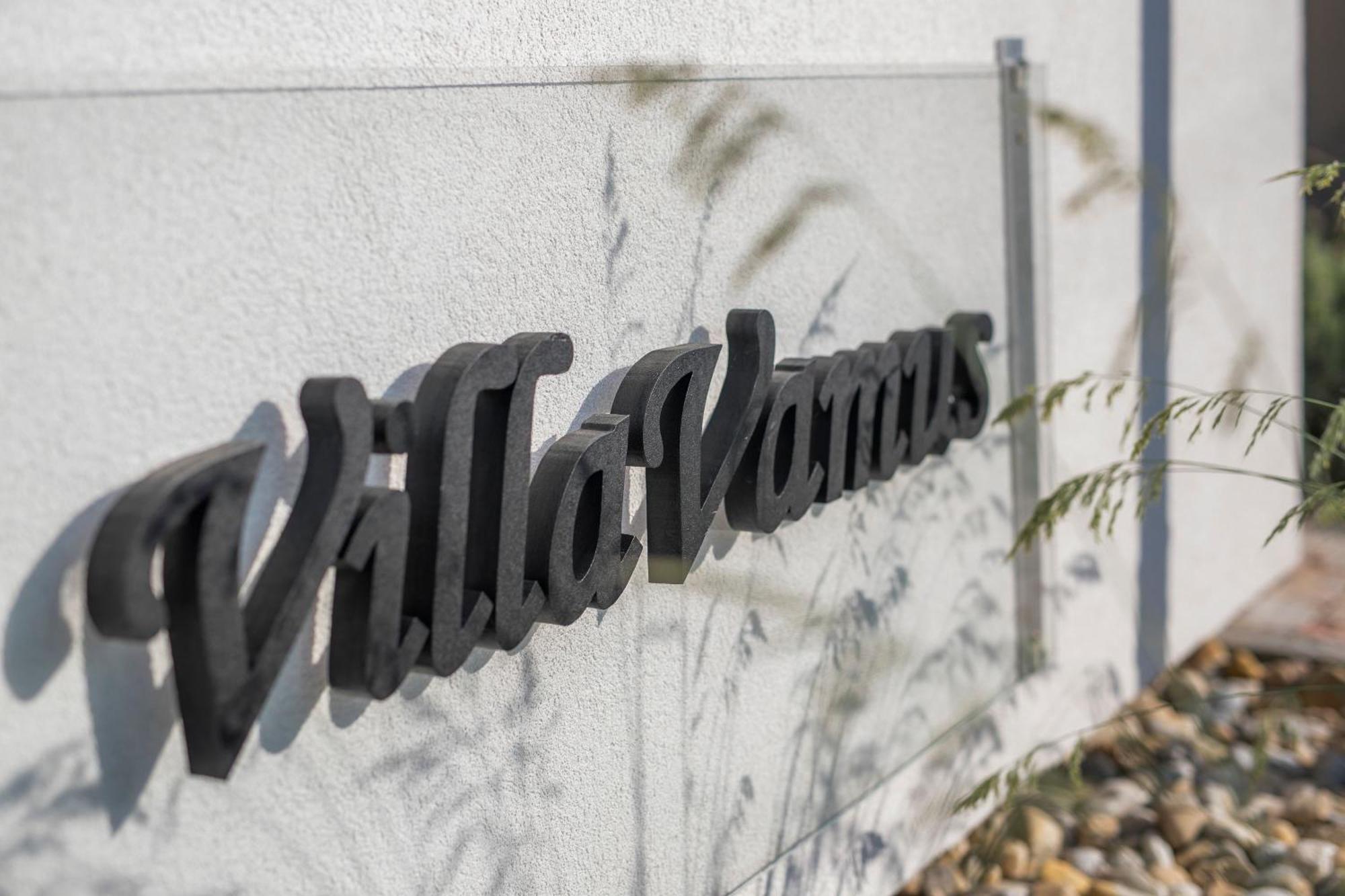 Villa Vamus Vendeg- Es Rendezvenyhaz Vámosszabadi Kültér fotó